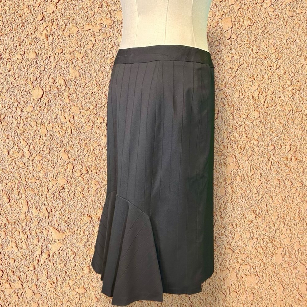 Max Mara Black Faint Burnout Stripe Fluted Back Pencil Skirt Size 2 - Picture 11 of 14